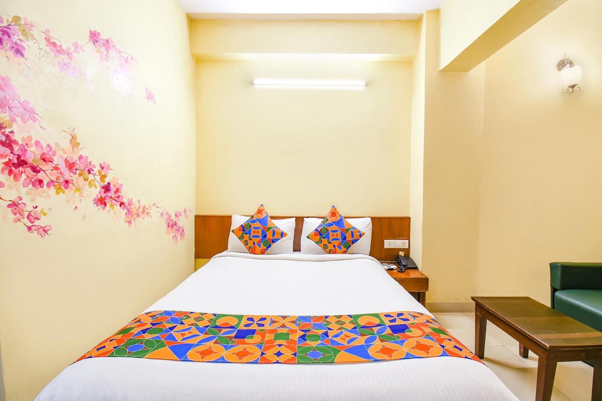 Fabhotel Prime Yash Residency - Nr Lonavala Railway Station Dış mekan fotoğraf