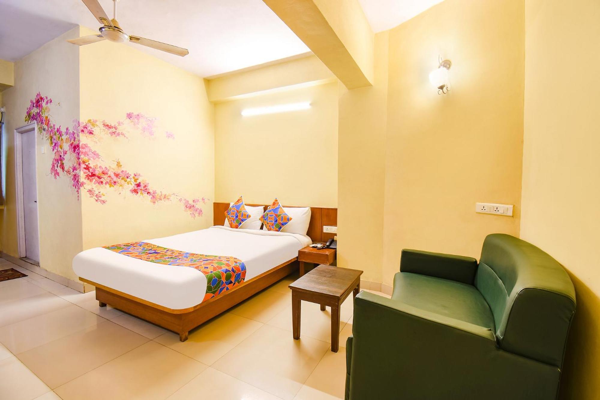 Fabhotel Prime Yash Residency - Nr Lonavala Railway Station Dış mekan fotoğraf