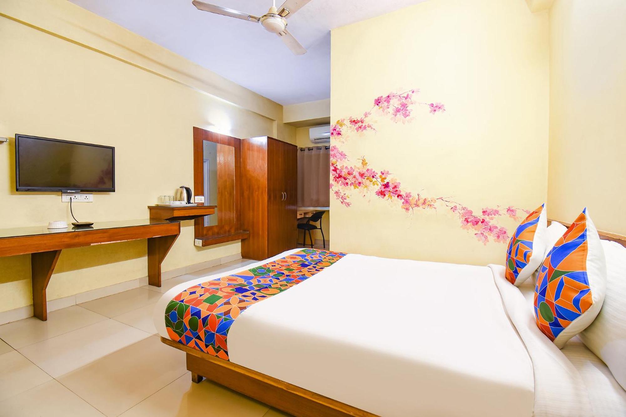 Fabhotel Prime Yash Residency - Nr Lonavala Railway Station Dış mekan fotoğraf