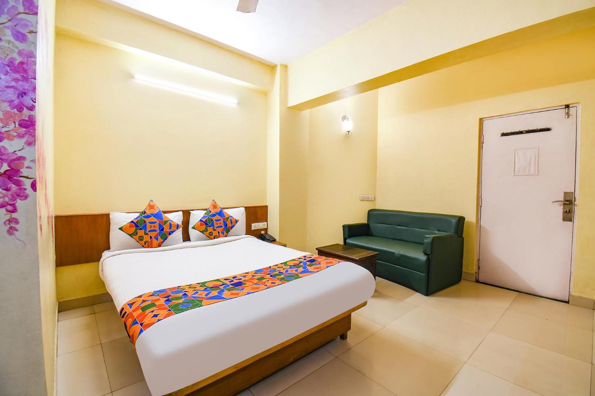 Fabhotel Prime Yash Residency - Nr Lonavala Railway Station Dış mekan fotoğraf